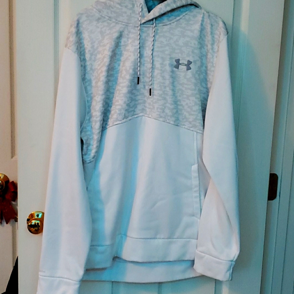 Under Armour Hoodie only worn a couple times.